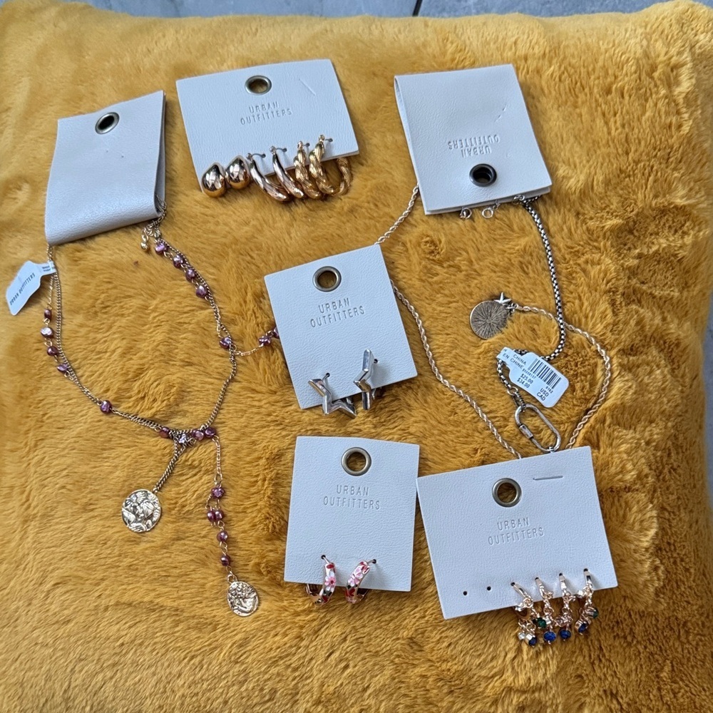 6pc bundle deal - Urban Outfitters earrings and necklaces